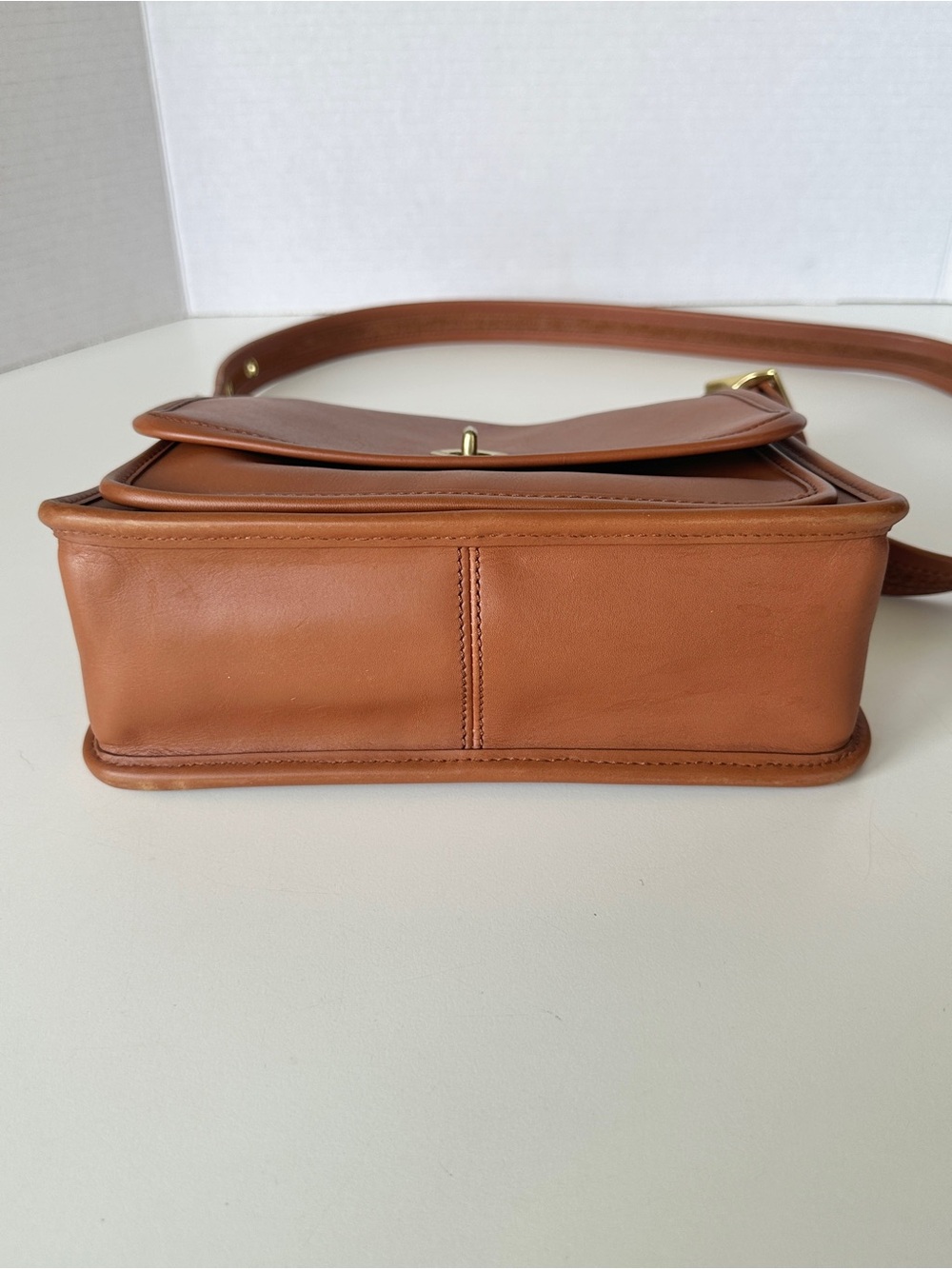 Coach Rambler Tan Leather Flap Crossbody Bag Turn-Lock Closure Handbag - Picture 10 of 16